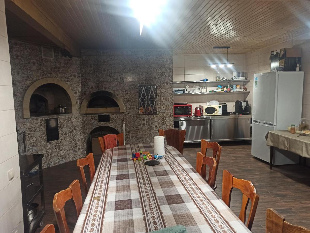 У Павла Hotel Yablunytsya Eksteriør billede
