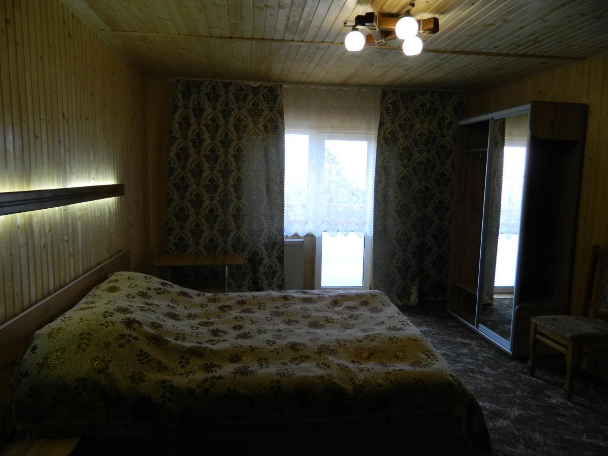 У Павла Hotel Yablunytsya Eksteriør billede