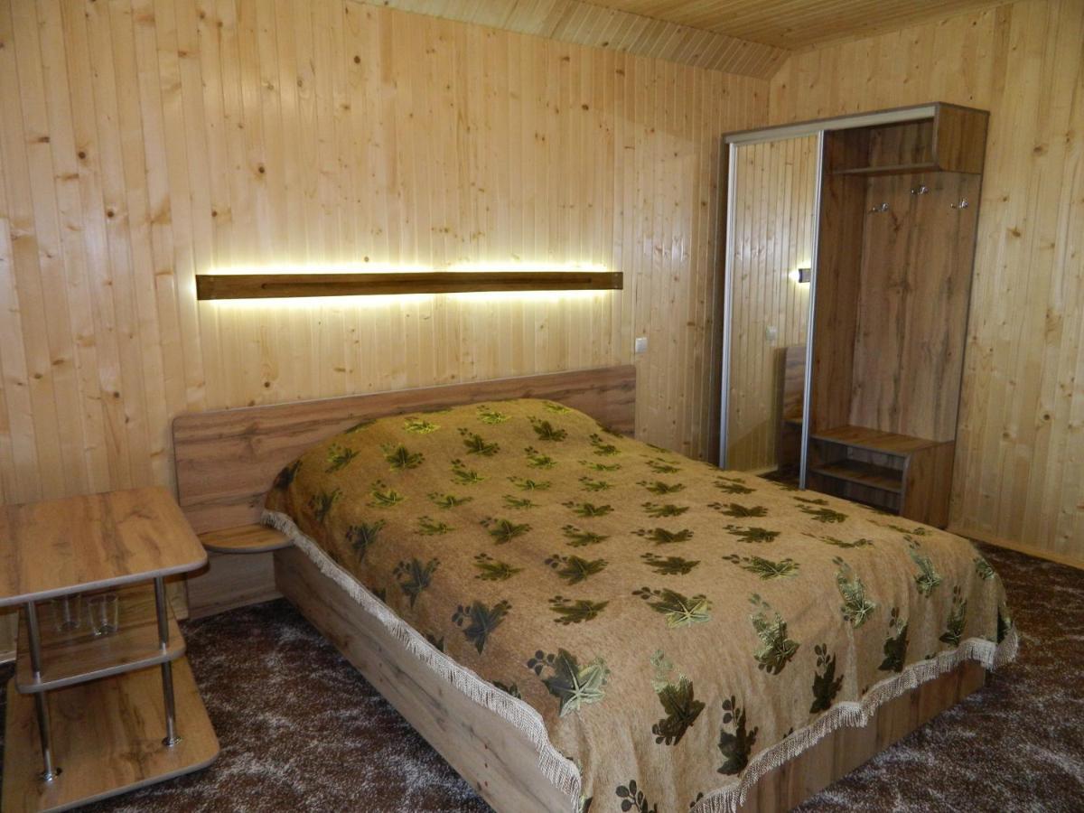 У Павла Hotel Yablunytsya Eksteriør billede