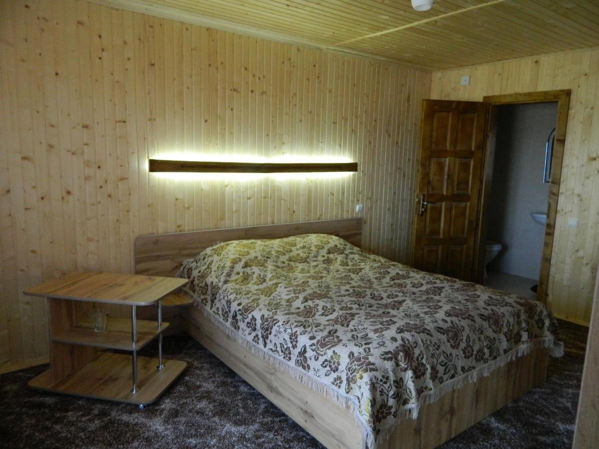 У Павла Hotel Yablunytsya Eksteriør billede