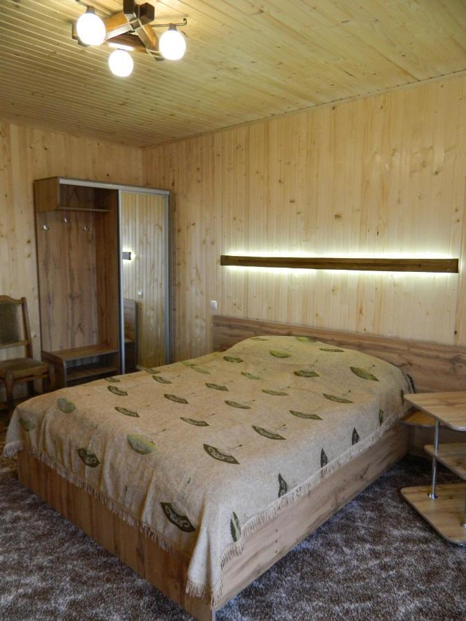 У Павла Hotel Yablunytsya Eksteriør billede