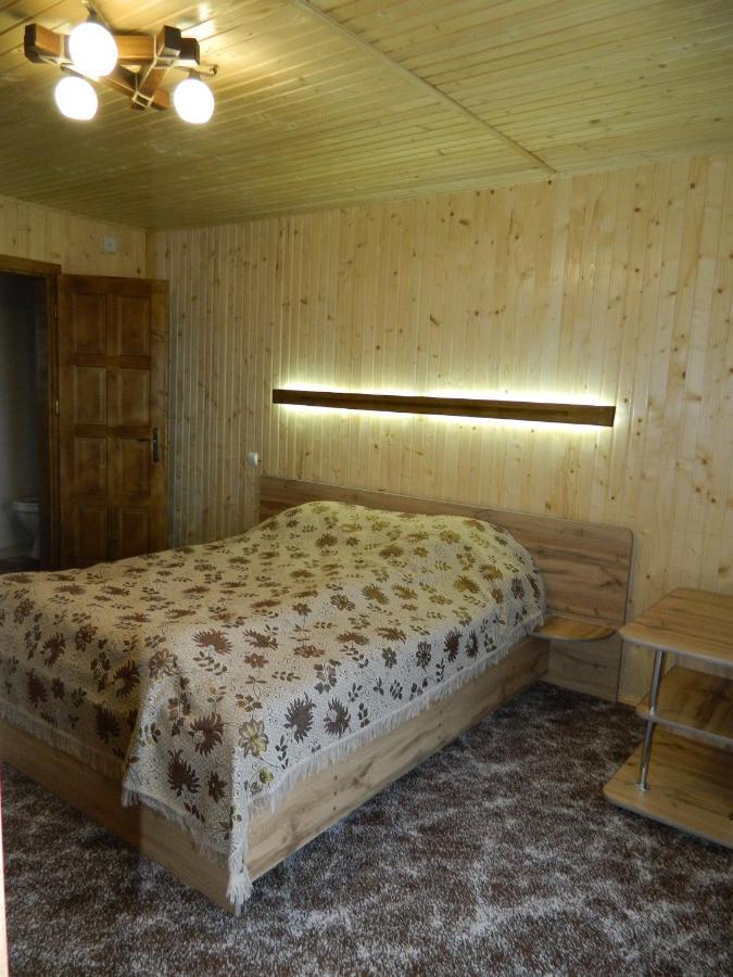 У Павла Hotel Yablunytsya Eksteriør billede