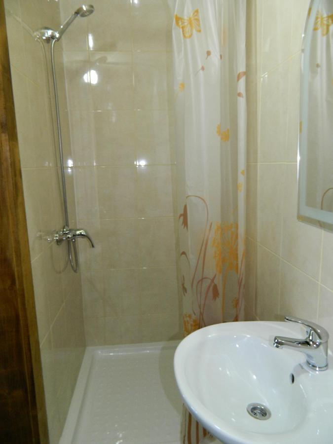 У Павла Hotel Yablunytsya Eksteriør billede